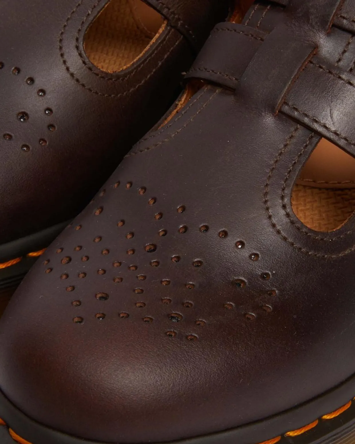 Dr. Martens Babies 8065 En Cuir Crazy Horse Marron foncé — Crazy Horse Shop