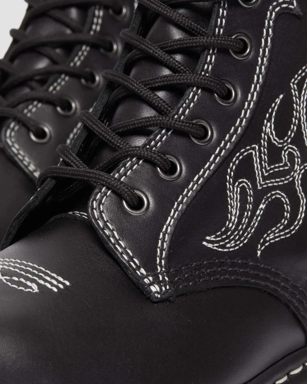 Dr. Martens Boots 1460 Contrast Stitch En Cuir à Lacets Noir — Wanama Fashion
