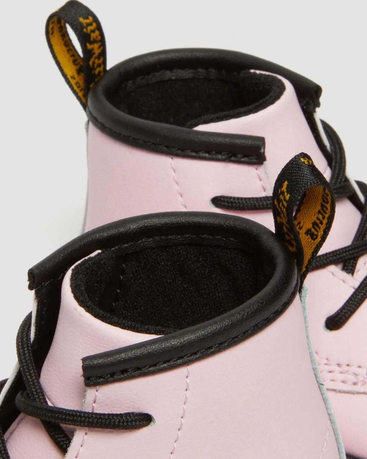 Dr. Martens Boots 1460 En Cuir Auburn Pour Nouveau-né Pale Pink — Mason Pu Split+Mason Nw Synthetic Store