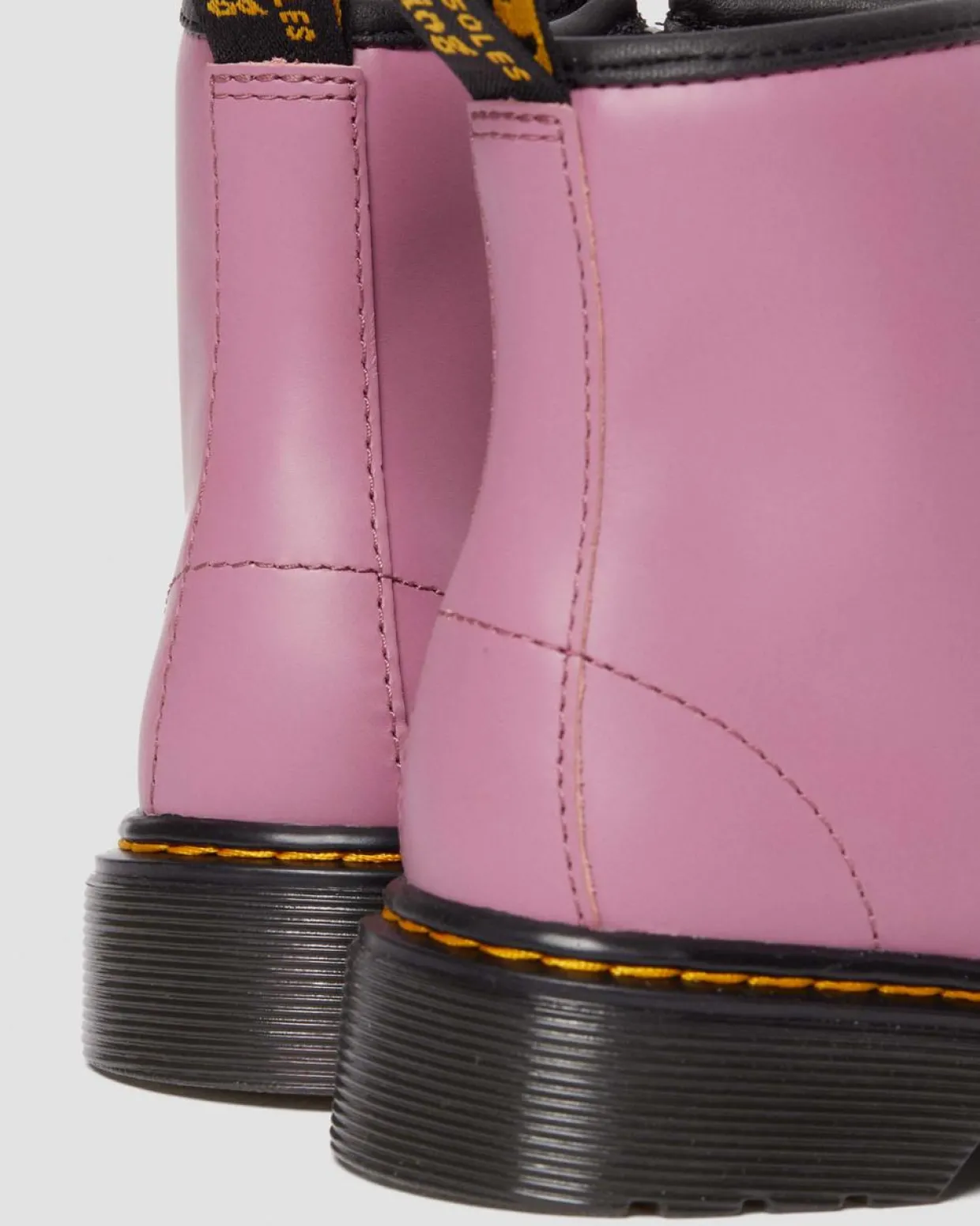 Dr. Martens Boots 1460 En Cuir Neutre à Lacets Junior Muted Purple — Romario Best