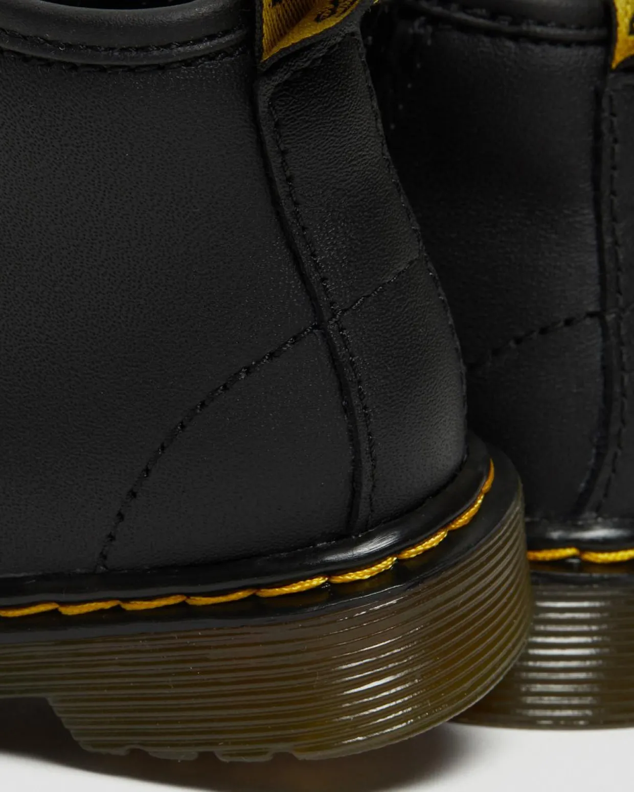Dr. Martens Boots 1460 En Cuir Softy T Pour Bébé Noir — Softy T Fashion