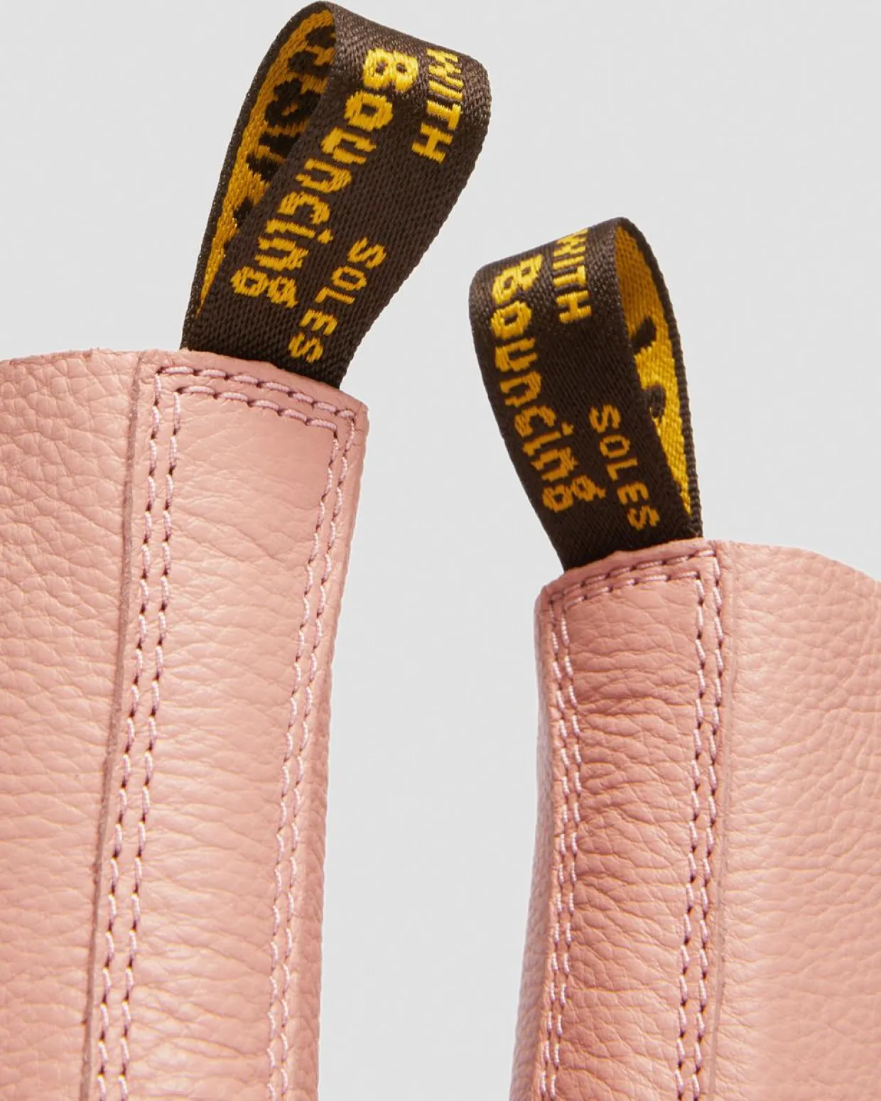 Dr. Martens Boots 1460 Pascal En Cuir Virginia Peach Beige — Virginia Fashion