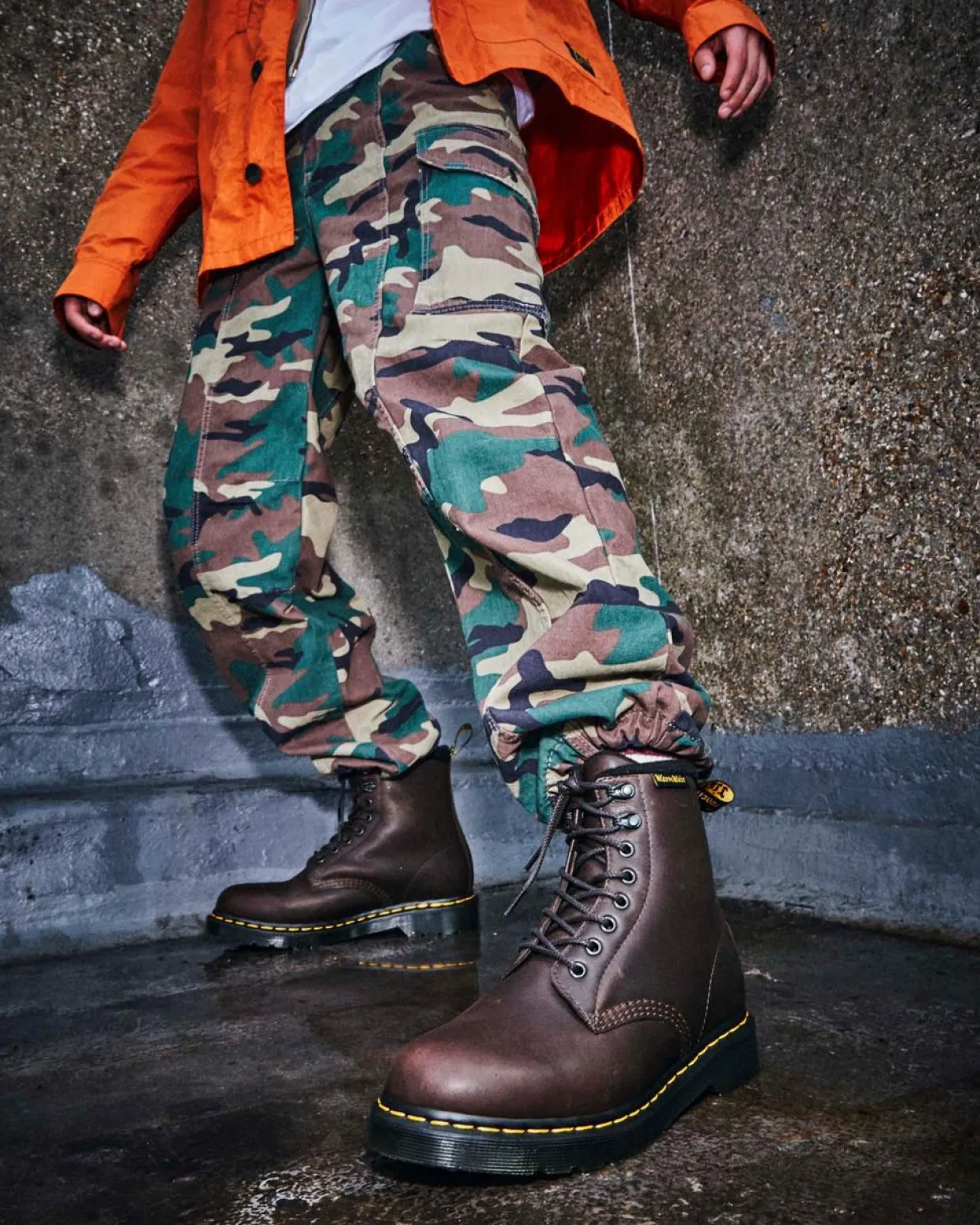 Dr. Martens Boots 1460 Pascal WarmWair En Cuir Valor WP Marron foncé — Valor Wp Cheap