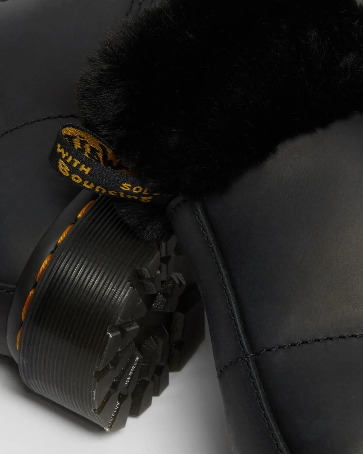 Dr. Martens Boots 1460 Serena à Col Doublées De Fourrure Synthétique Noir — Streeter+Milo Fur Flash Sale