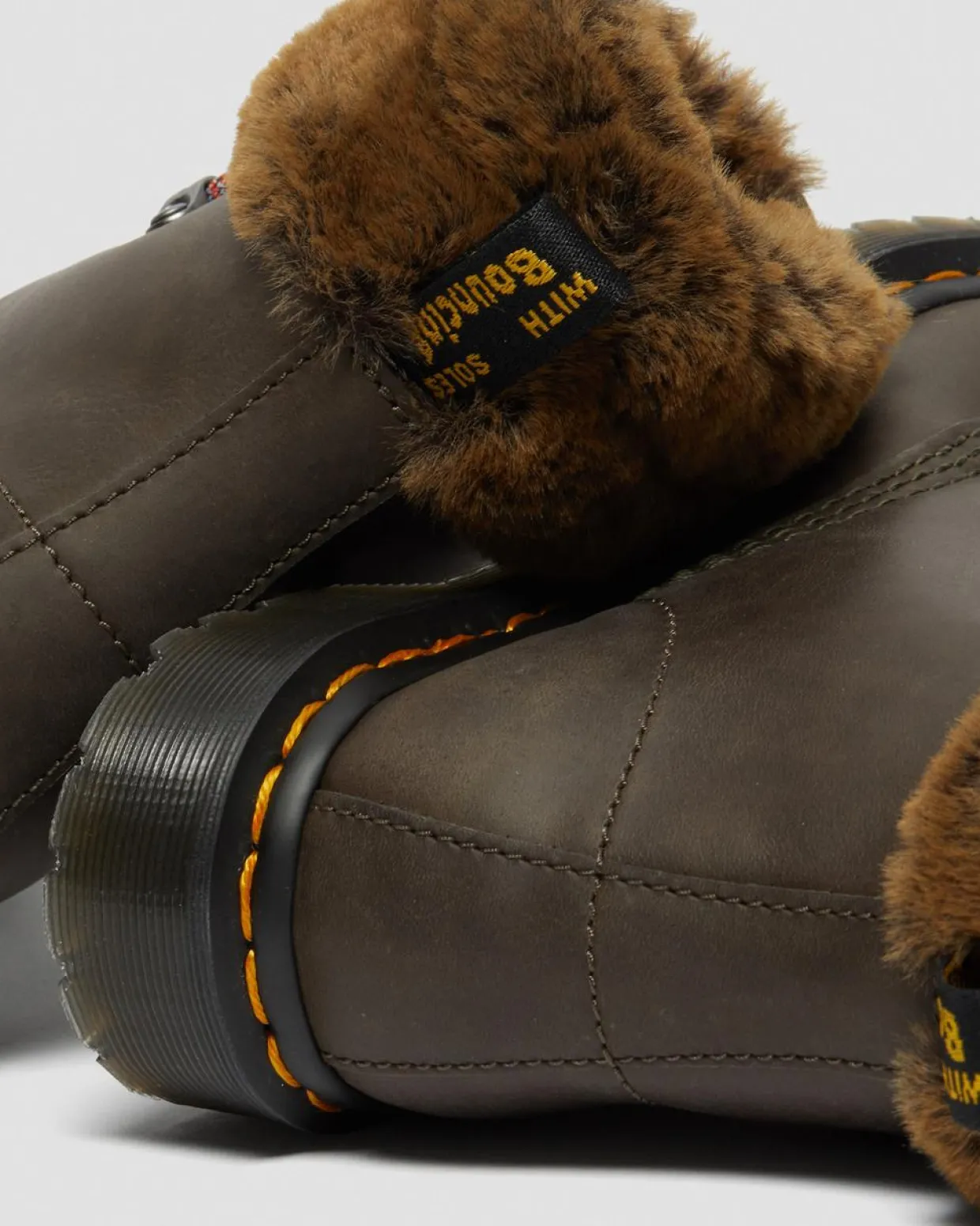 Dr. Martens Boots 1460 Serena à Col Doublées De Fourrure Synthétique Gris — Streeter+Milo Fur Online