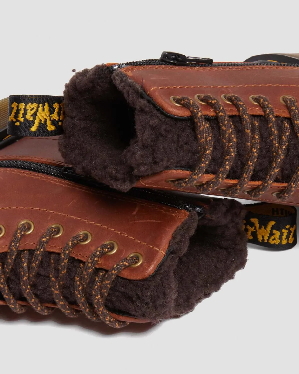 Dr. Martens Boots 1460 Serena En Cuir Junior LIGHT BROWN — Republic Waterproof Best