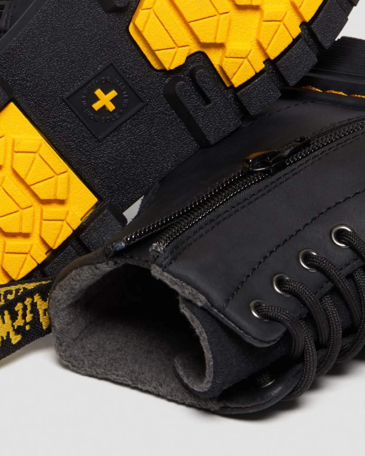 Dr. Martens Boots 1460 WinterGrip En Daim à Lacets Junior Noir — Yellowstone Wp Best Sale