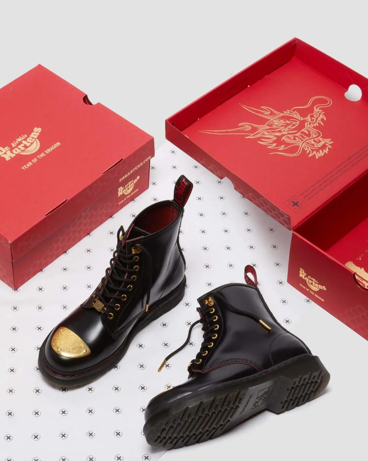 Dr. Martens Boots 1460 Year Of The Dragon En Cuir à Lacets Black+Red+Black — Smooth Slice+Hair On Best