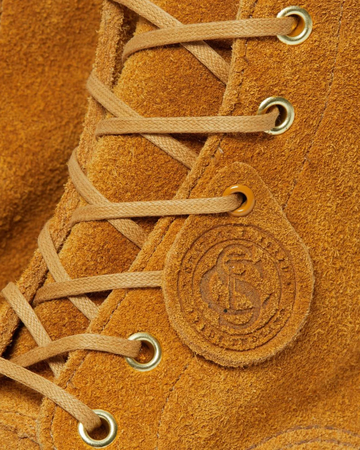 Dr. Martens Boots Basses 101 En Daim Camel — Desert Oasis Suede Store