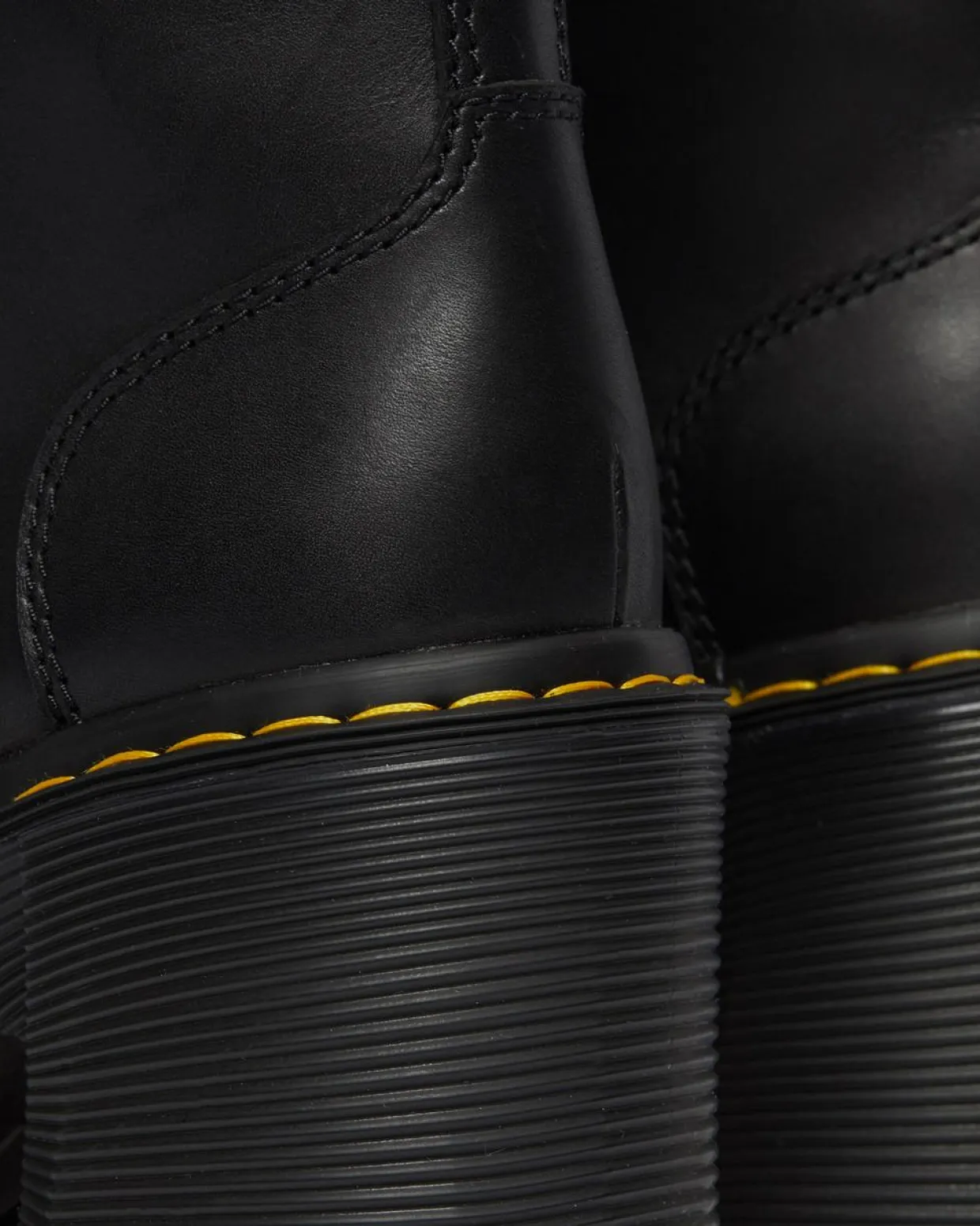 Dr. Martens Boots Chesney En Cuir à Talons évasés Et à Lacets Noir — Sendal Sale
