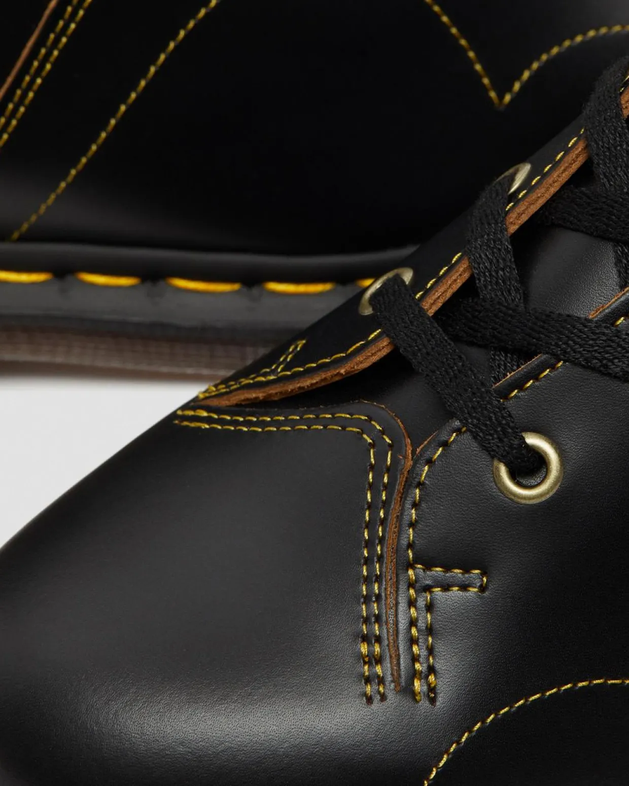 Dr. Martens Boots Church Basses En Cuir Vintage Smooth Noir — Vintage Smooth Clearance