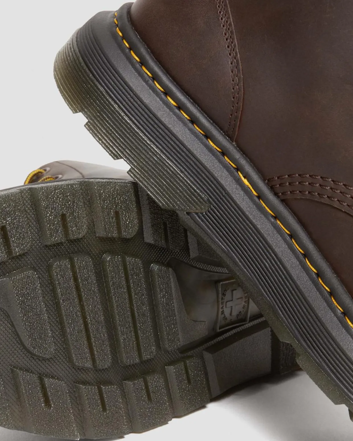 Dr. Martens Boots Crewson Chukka En Cuir Crazy Horse Marron foncé — Crazy Horse Discount