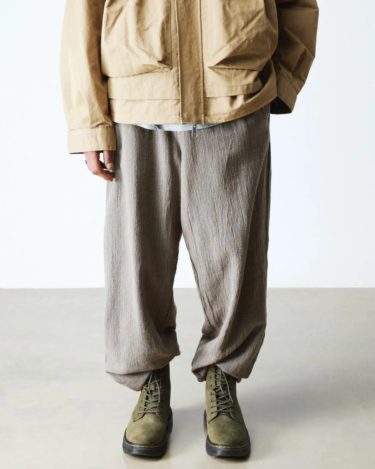 Dr. Martens Boots Crewson En Cuir à Lacets DMS OLIVE — Buffbuck Outlet