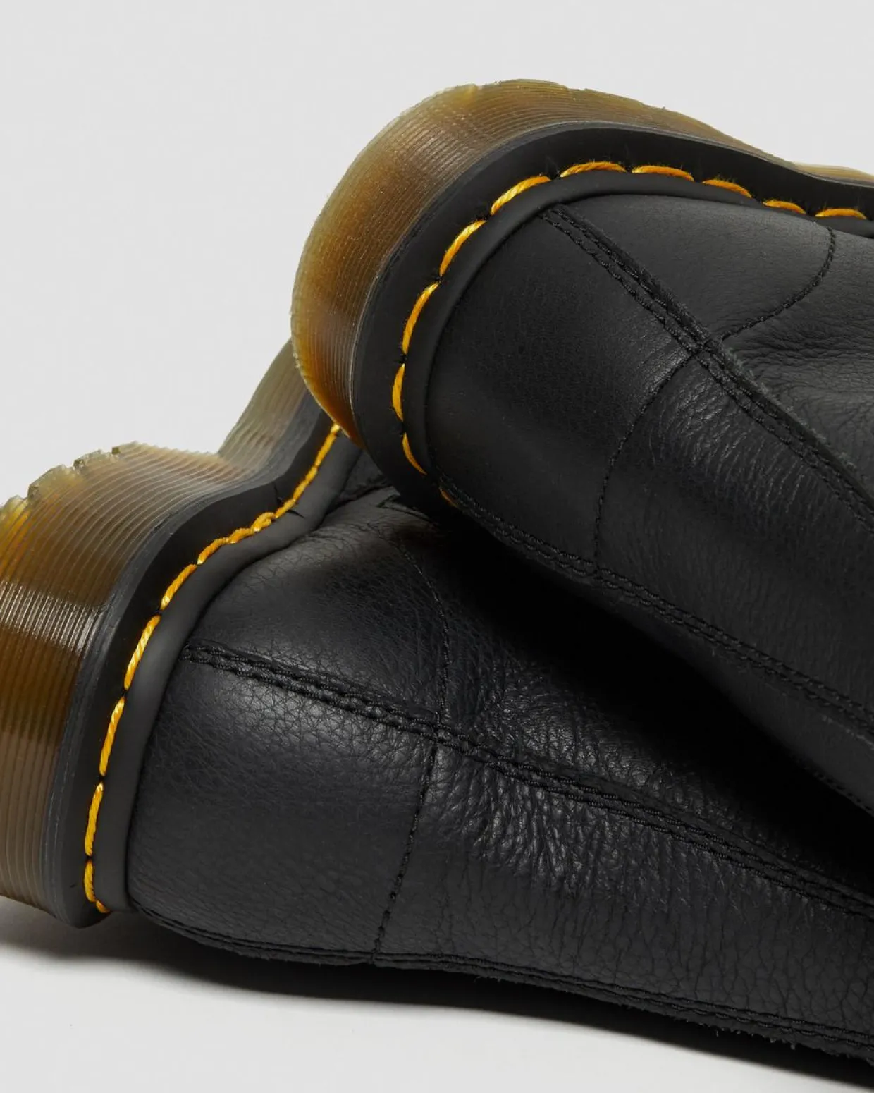 Dr. Martens Boots Montantes 1B99 En Cuir Virginia Noir — Virginia Cheap