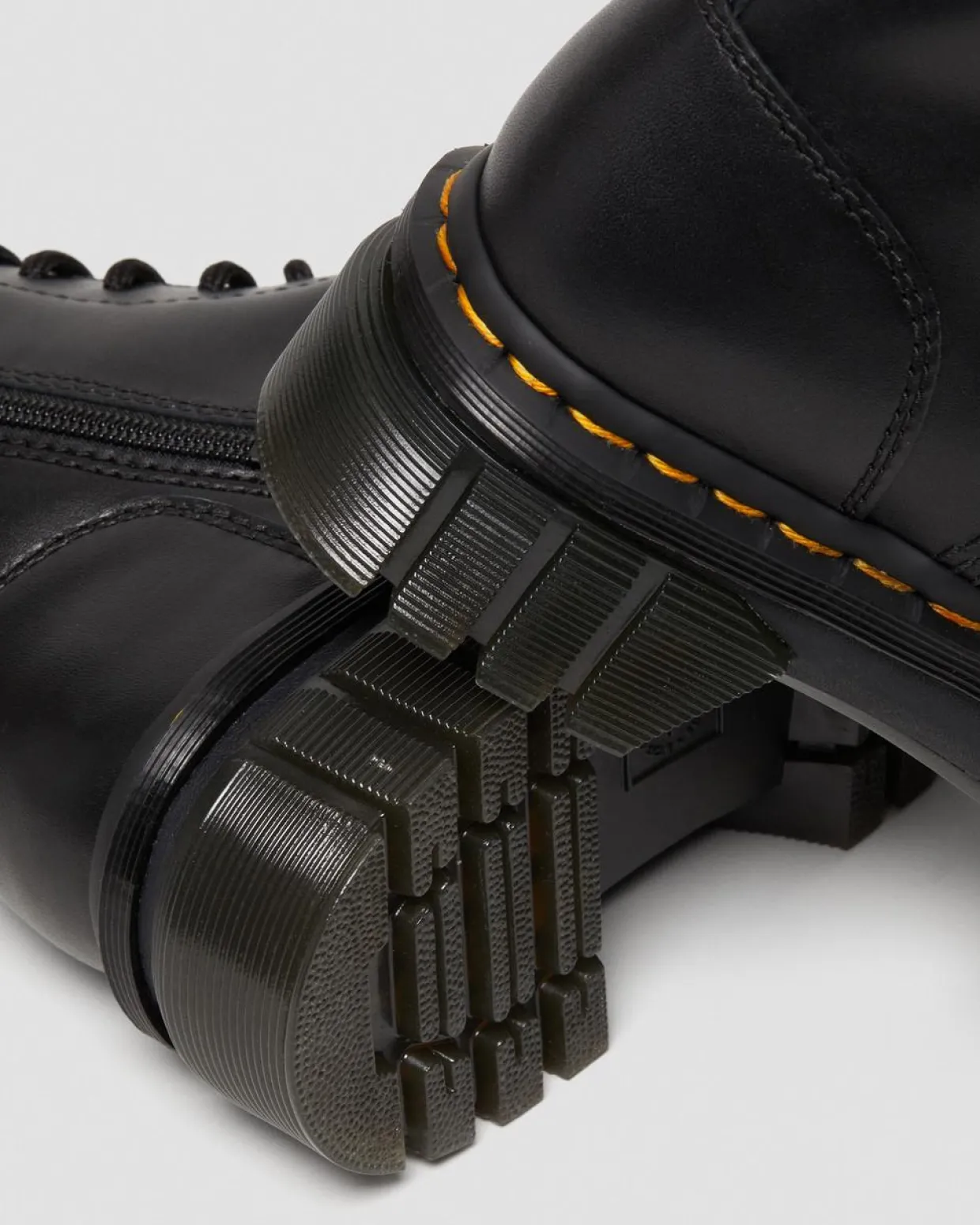 Dr. Martens Boots Montantes Plateformes Audrick En Cuir 20 œillets Noir — Nappa Lux Cheap