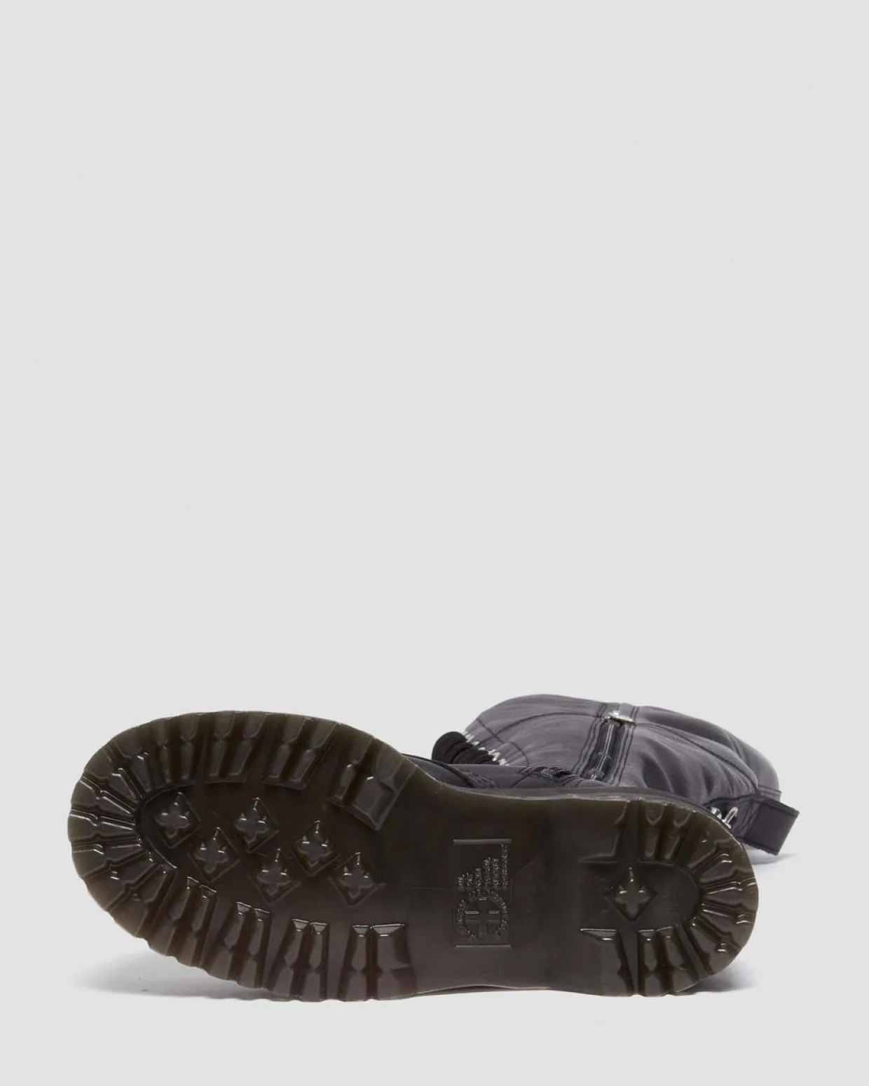 Dr. Martens Boots Plateformes 28 œillets XTRM Max En Cuir Virginia Noir — Virginia Store