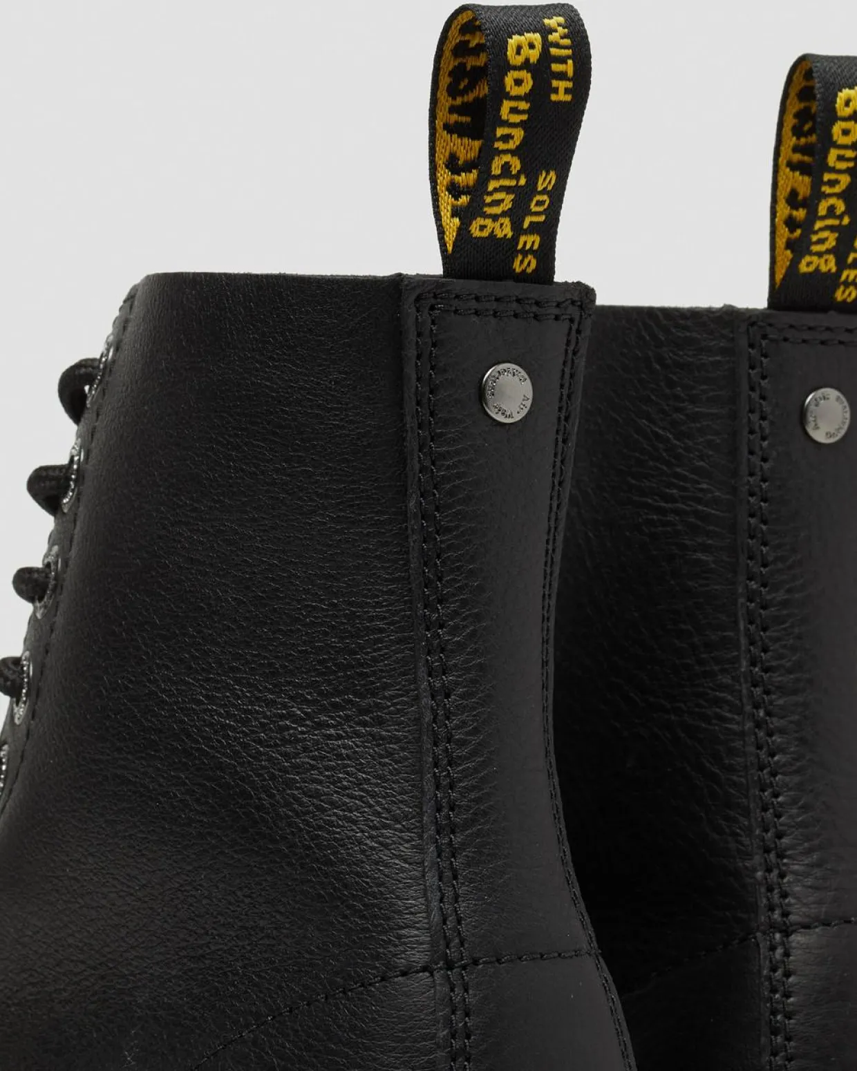 Dr. Martens Boots Plateformes 1460 Pascal Max En Cuir Noir — Pisa Discount