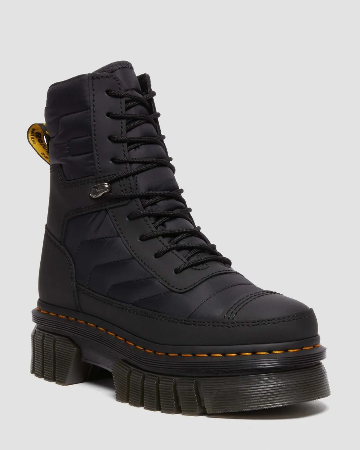 Dr. Martens Boots Plateformes Audrick 8i Quilted BLACK — Rubberised Leather+Warm Quilted Flash Sale