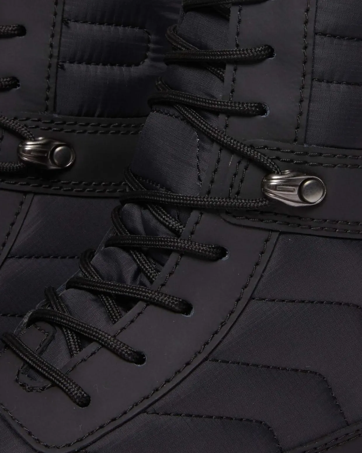 Dr. Martens Boots Plateformes Audrick 8i Quilted BLACK — Rubberised Leather+Warm Quilted Flash Sale