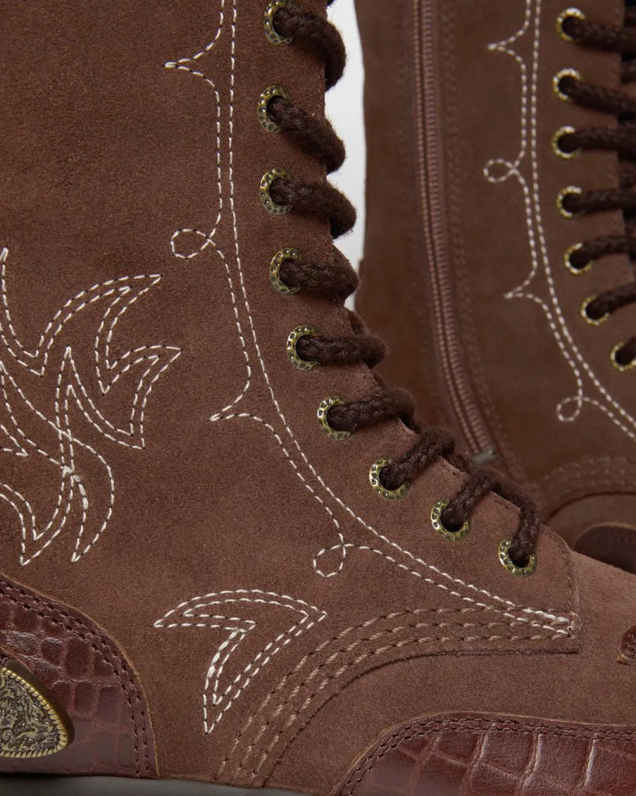 Dr. Martens Boots Plateformes 1B99 Gothic Americana En Cuir Dark Brown — Classic Pull Up Reptile Emboss+ E.H.Suede Cheap