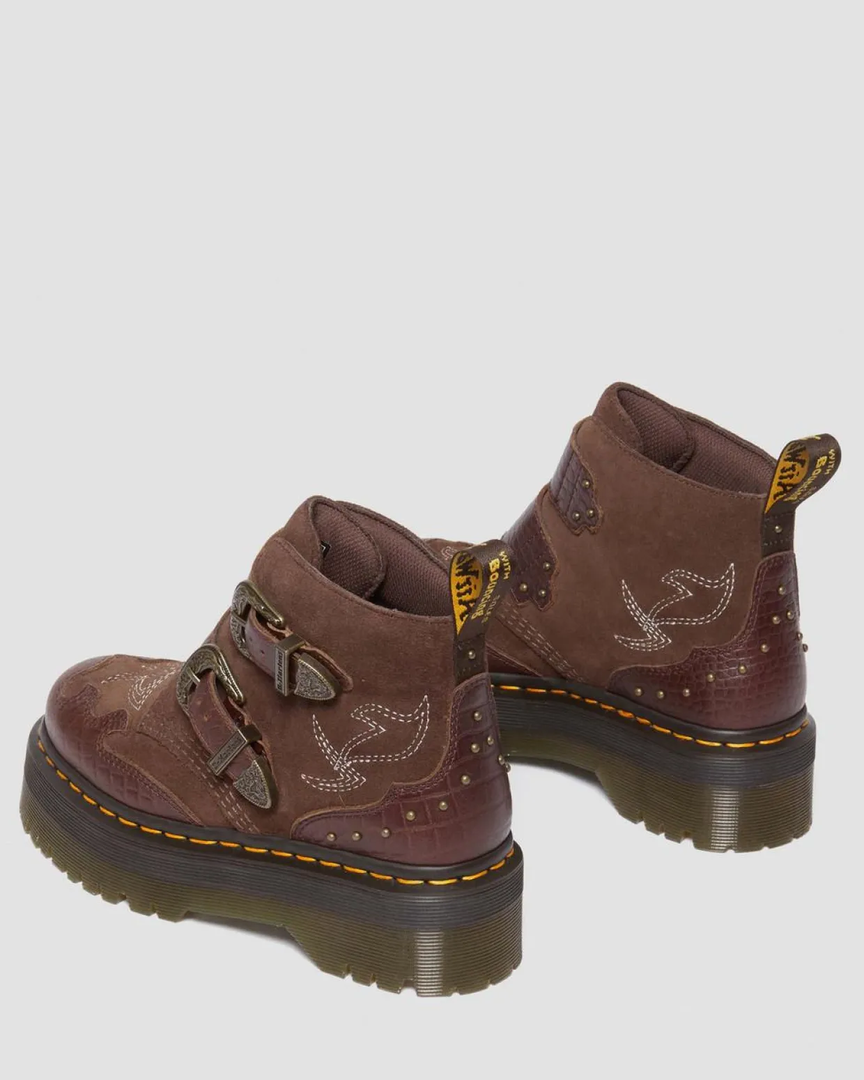 Dr. Martens Boots Plateformes Devon Gothic Americana En Cuir Dark Brown — Classic Pull Up Reptile Emboss+ E.H.Suede Fashion
