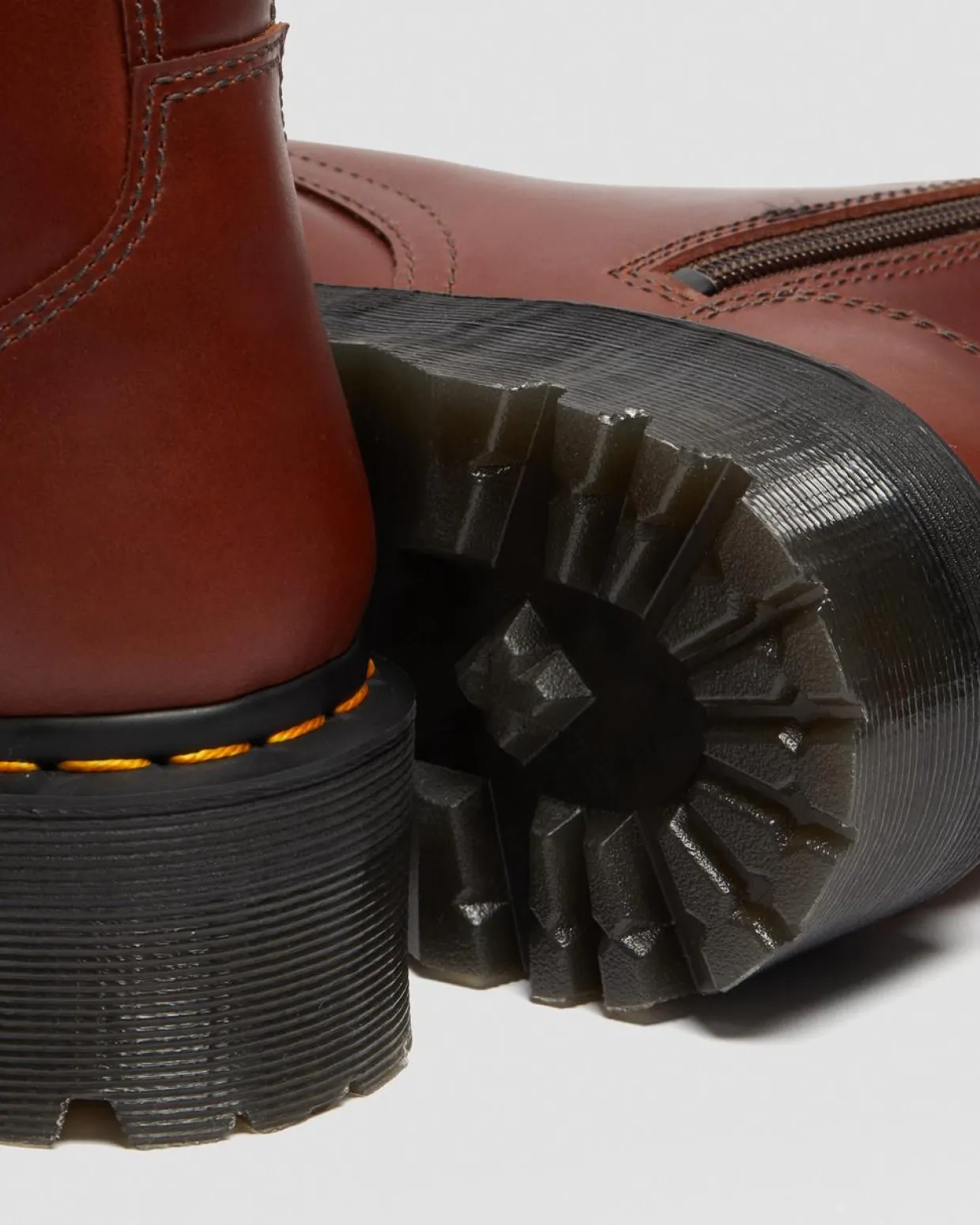Dr. Martens Boots Plateformes Jadon Doublées De Fourrure Synthétique Marron — Abruzzo Wp Outlet
