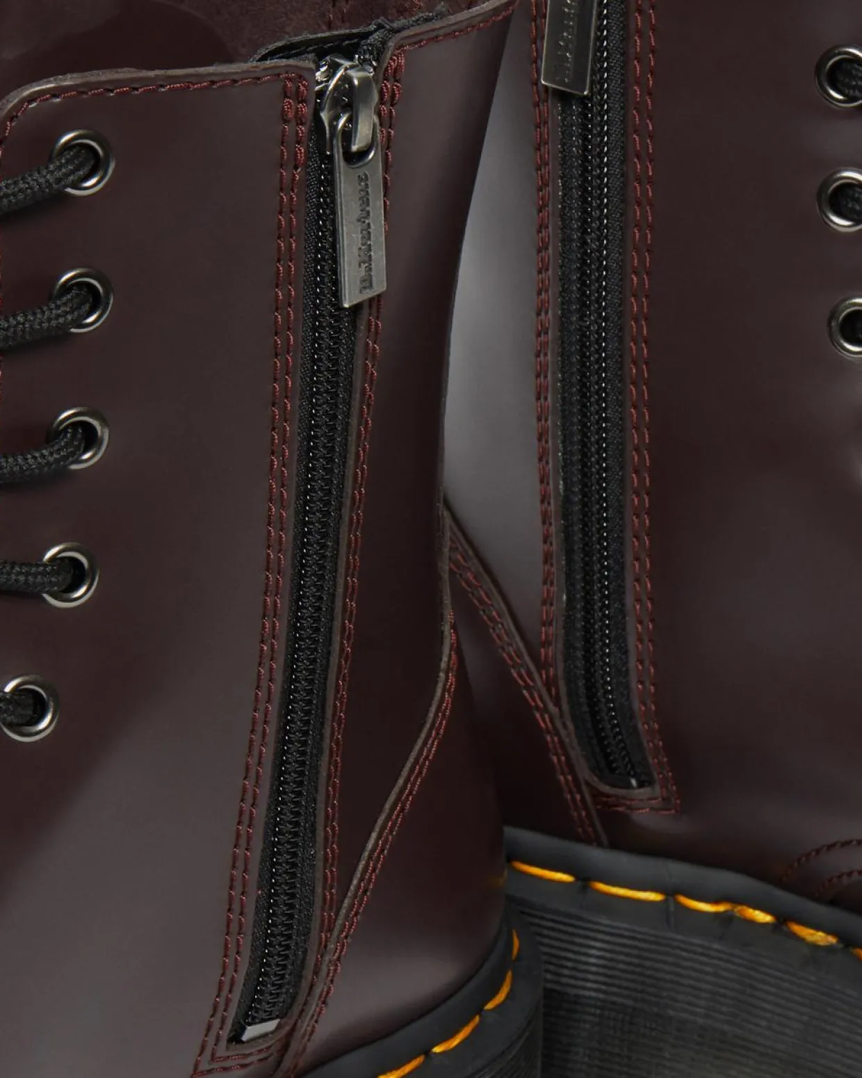 Dr. Martens Boots Plateformes Jadon En Cuir Smooth Bordeaux — Smooth Leather Hot