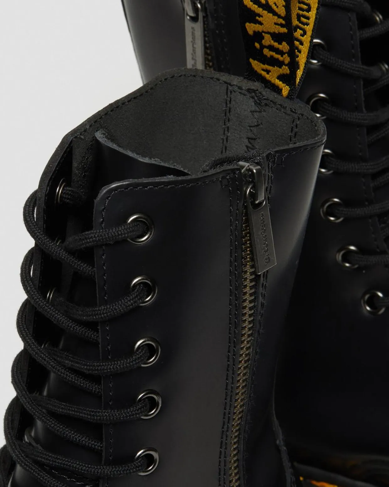 Dr. Martens Boots Plateformes Jadon Hi En Cuir Smooth Noir — Polished Smooth Discount