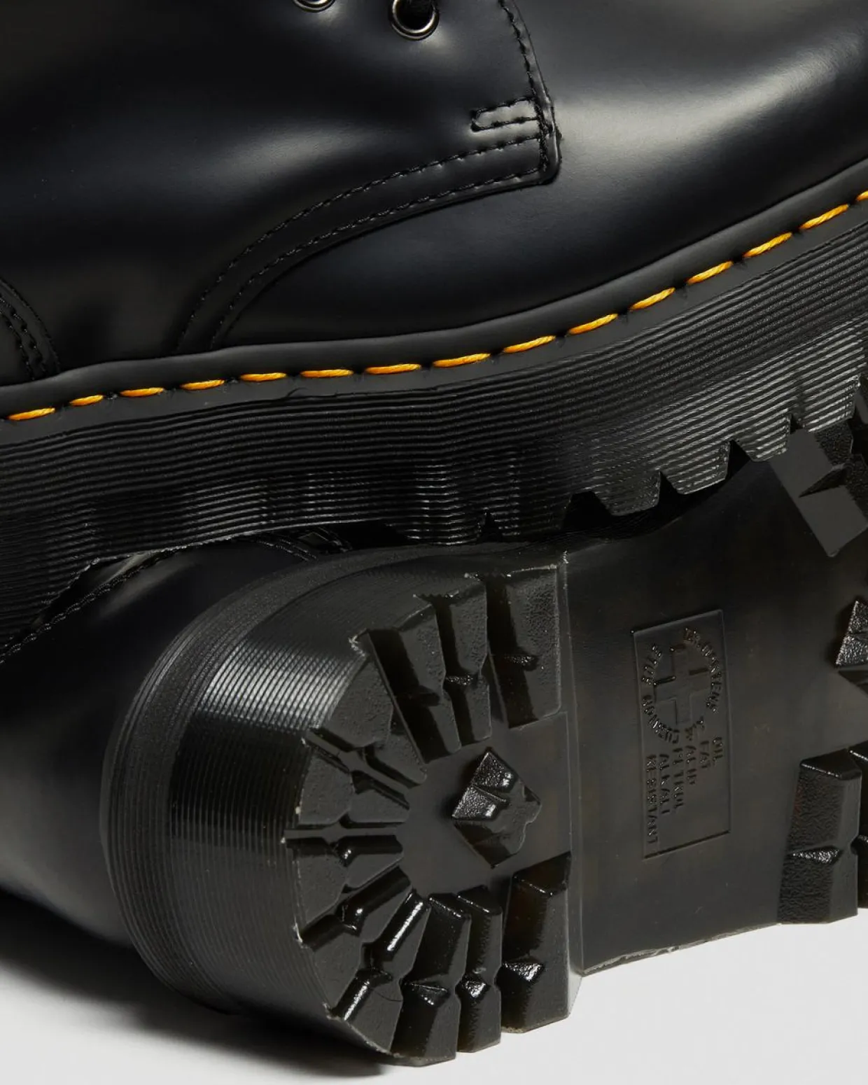 Dr. Martens Boots Plateformes Jadon Hi En Cuir Smooth Noir — Polished Smooth Discount