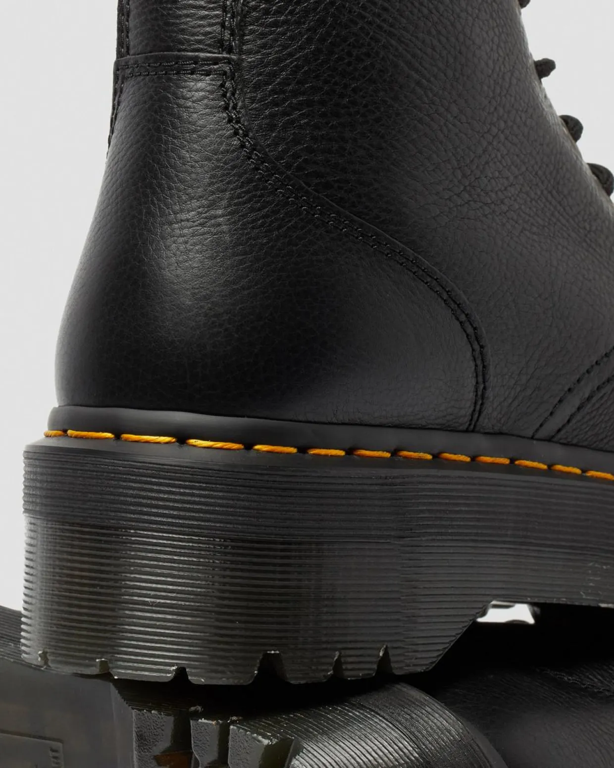 Dr. Martens Boots Plateformes Jadon III En Cuir Pisa Noir — Pisa Store