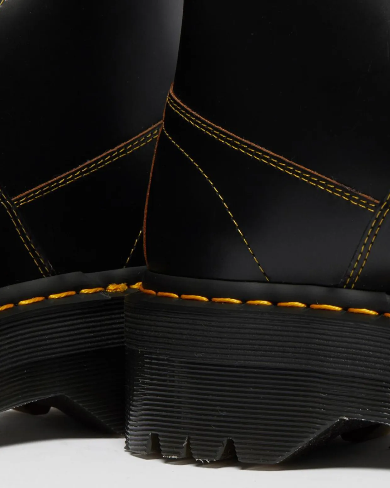 Dr. Martens Boots Plateformes Quad Church En Cuir Noir — Vintage Smooth Outlet