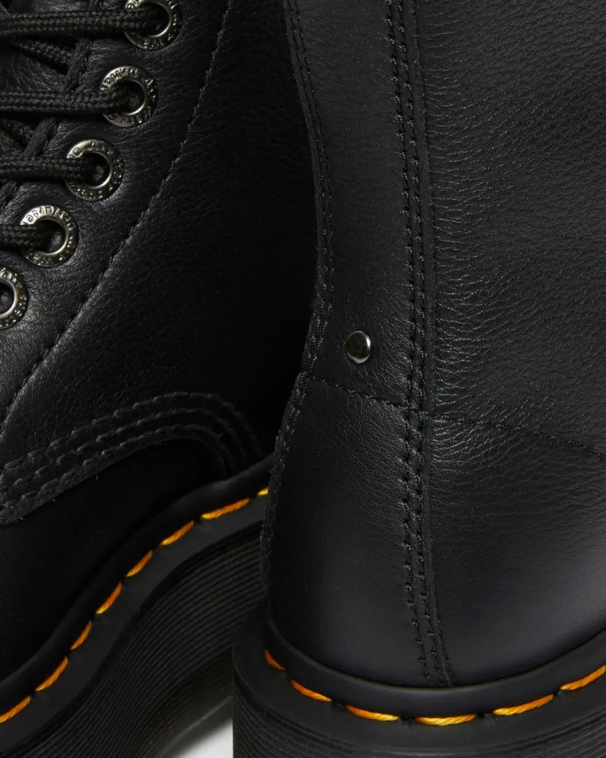Dr. Martens Boots Plateformes Sinclair Max En Cuir Pisa Noir — Pisa Fashion