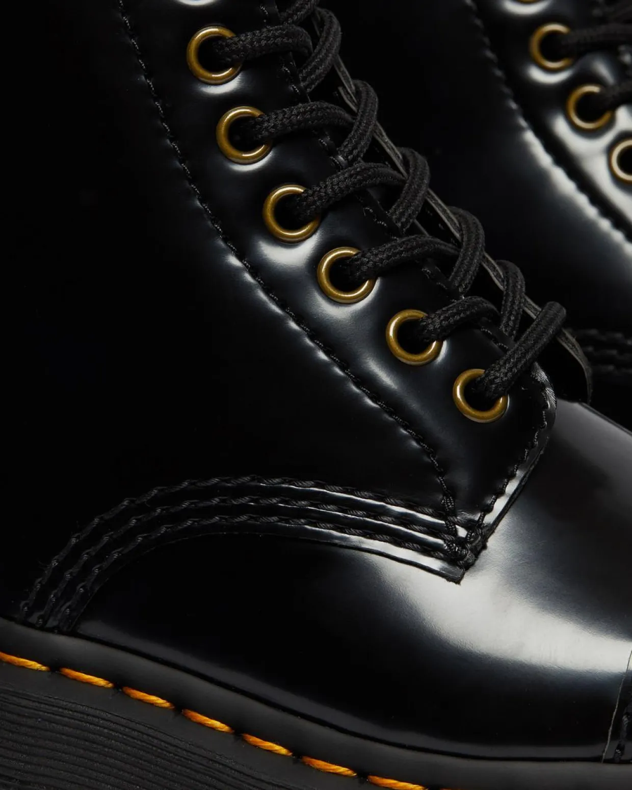 Dr. Martens Boots Plateformes Sinclair Vegan Noir — Oxford Hot
