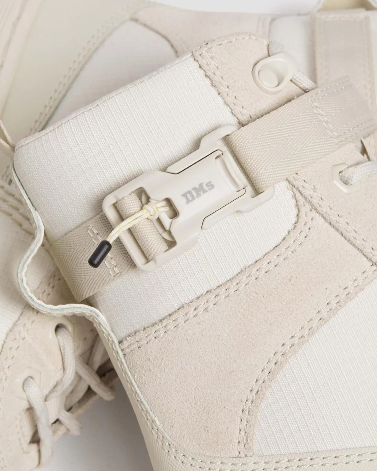 Dr. Martens Boots Utilitaires Combs Tech En Poly Et En Daim Off White+Natural — Poly Ripstop + Eh Suede + Ajax New