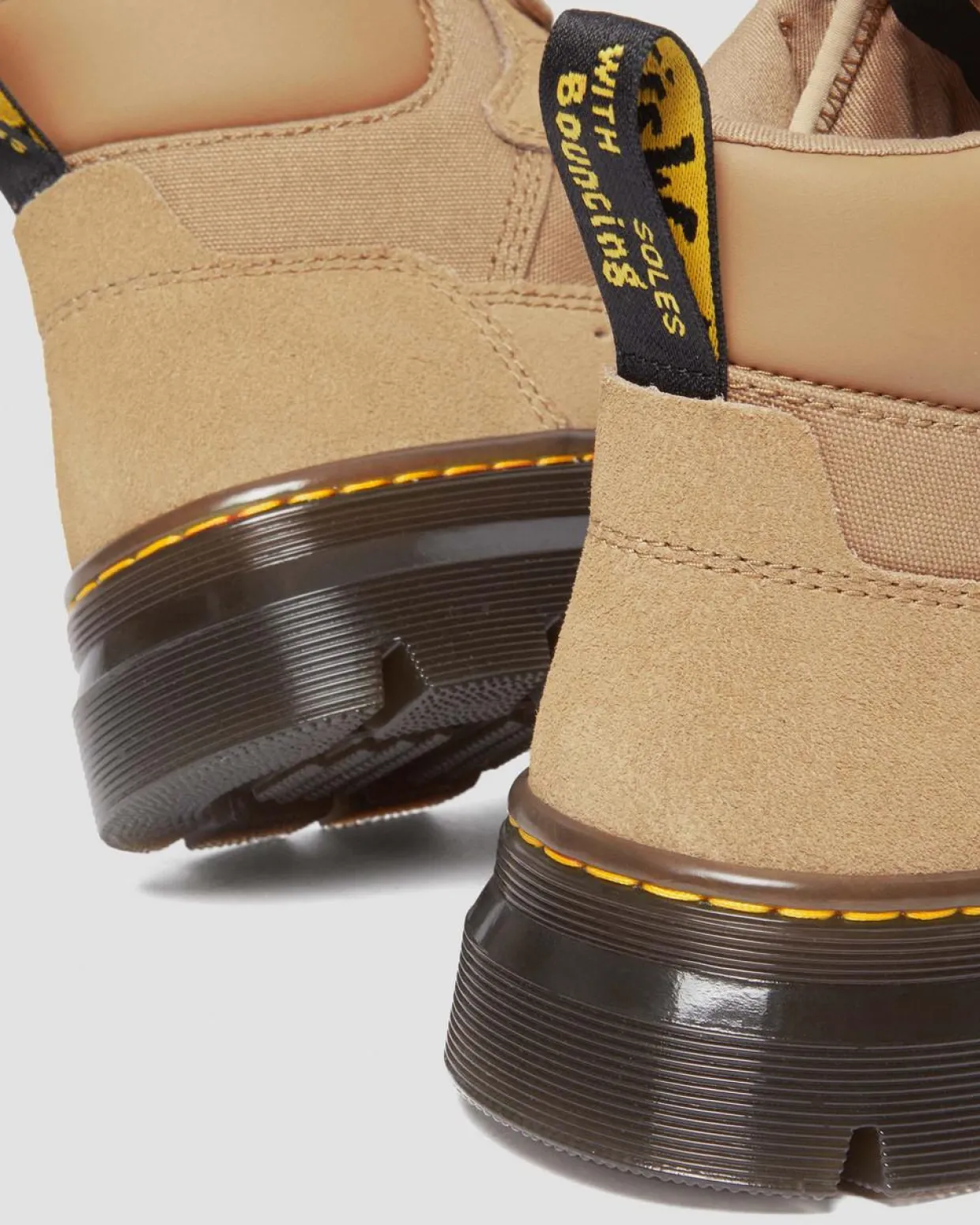 Dr. Martens Boots Utilitaires Rilla En Toile Et En Daim à Lacets Savannah Tan Outlet