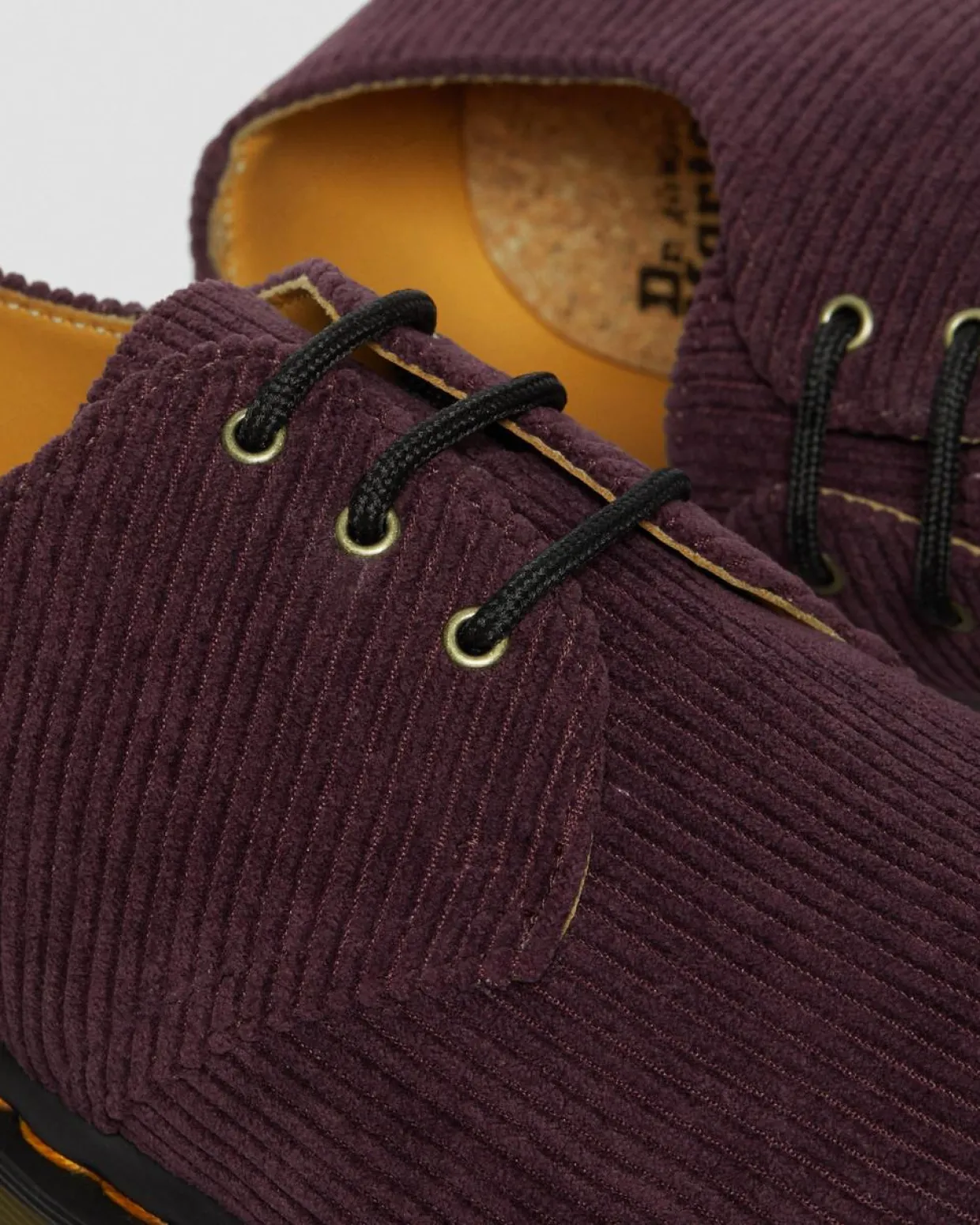 Dr. Martens Chaussures 1461 En Velours Côtelé Rouge Oxblood — Duchess Corduroy Shop