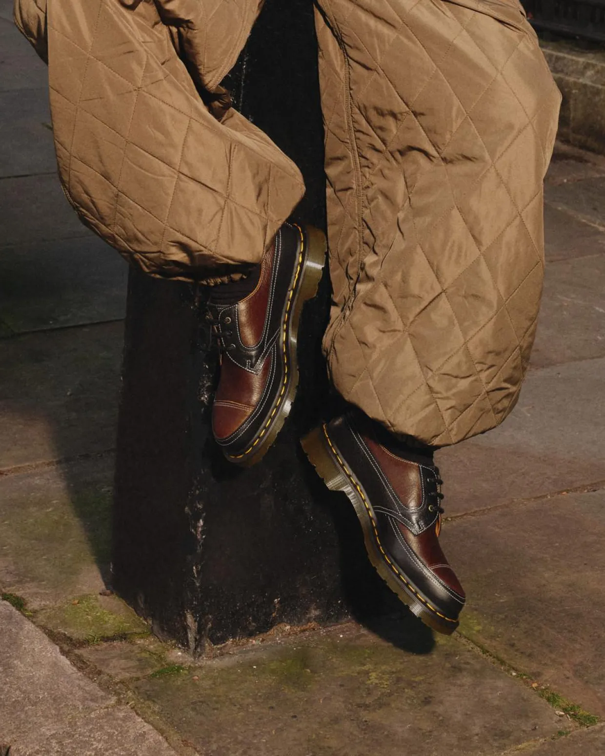 Dr. Martens Chaussures 1461 Made In England En Cuir Deadstock MULTI — Deadstock Best