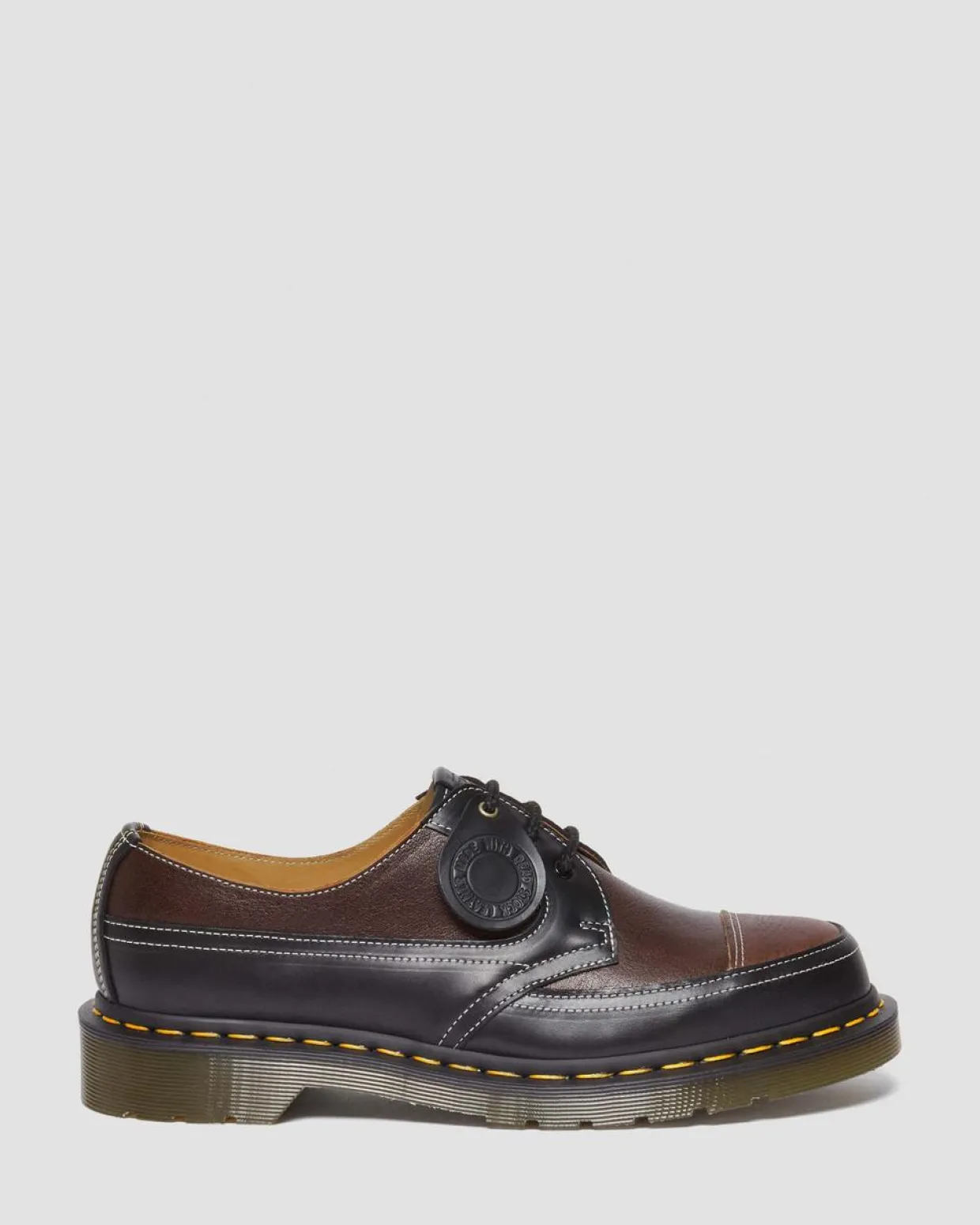 Dr. Martens Chaussures 1461 Made In England En Cuir Deadstock MULTI — Deadstock Best