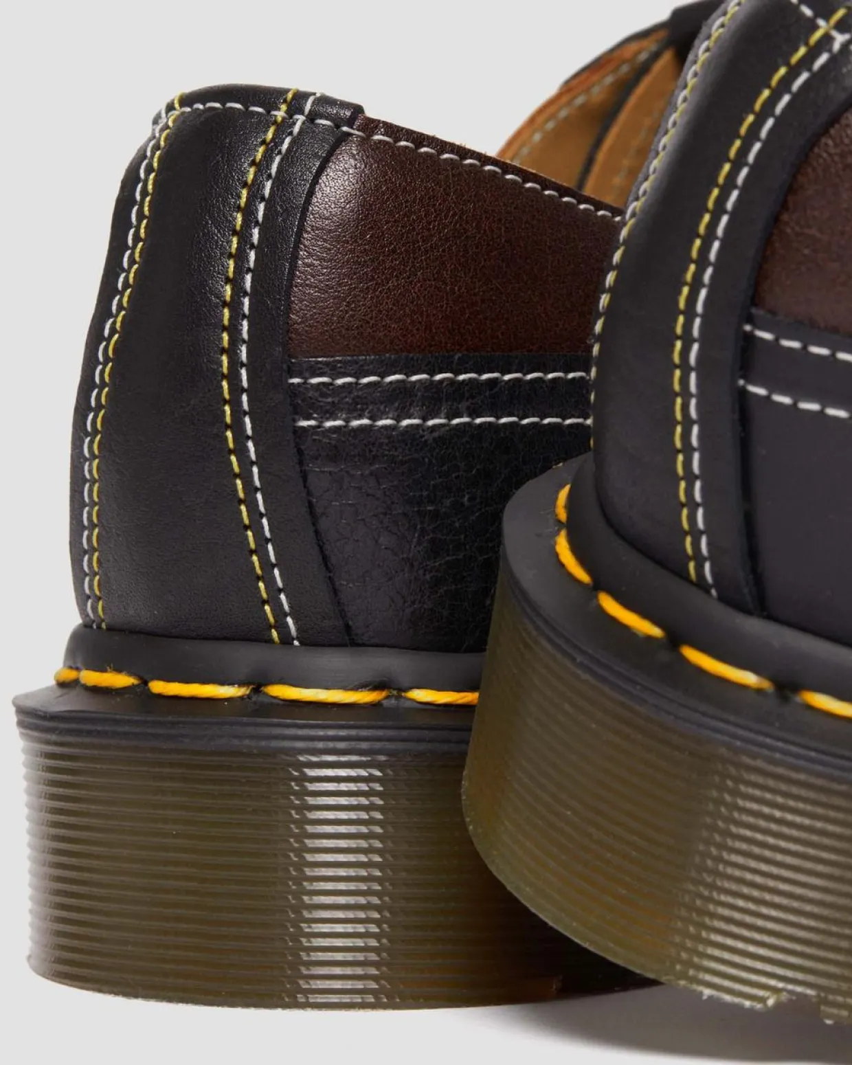 Dr. Martens Chaussures 1461 Made In England En Cuir Deadstock MULTI — Deadstock Best