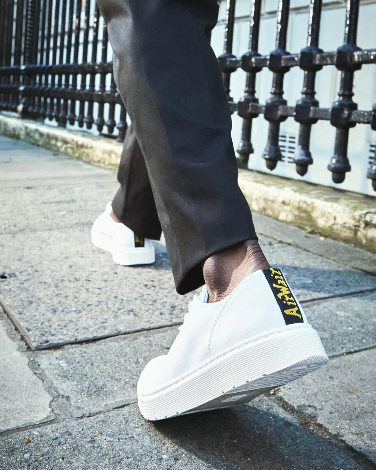 Dr. Martens Chaussures Casual Dante En Toile Blanc — Canvas Store