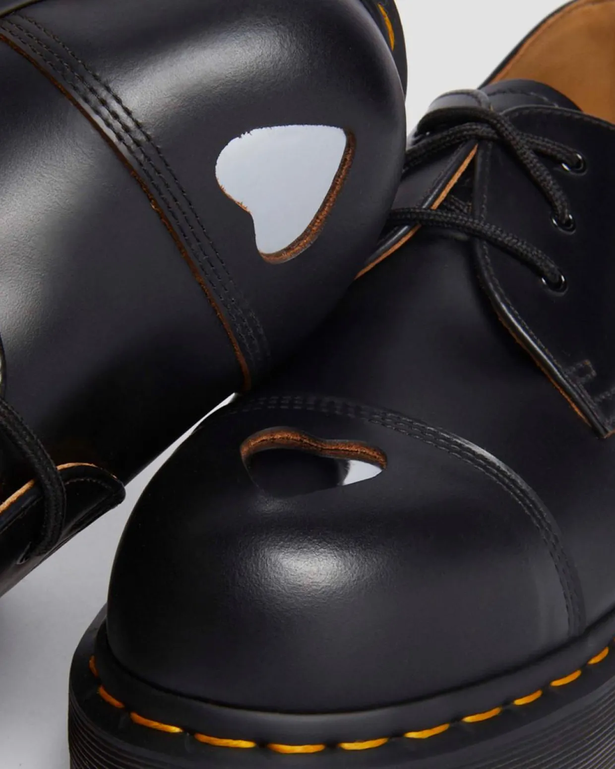 Dr. Martens CHAUSSURES PLATEFORMES QUAD 1461 MADEME EN CUIR VINTAGE SMOOTH Noir — Vintage Smooth Shop