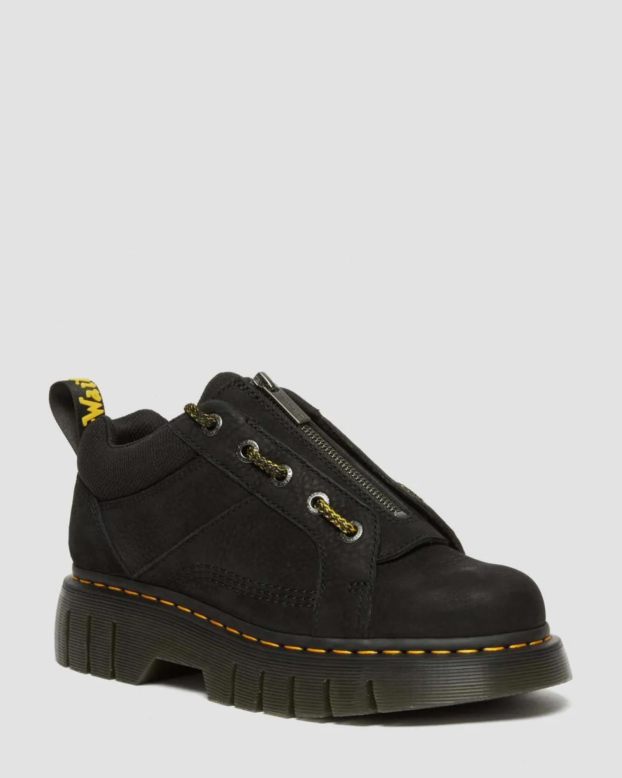 Dr. Martens Chaussures Woodard En Cuir Tumbled Nubuck à Zip Noir — Titan Online