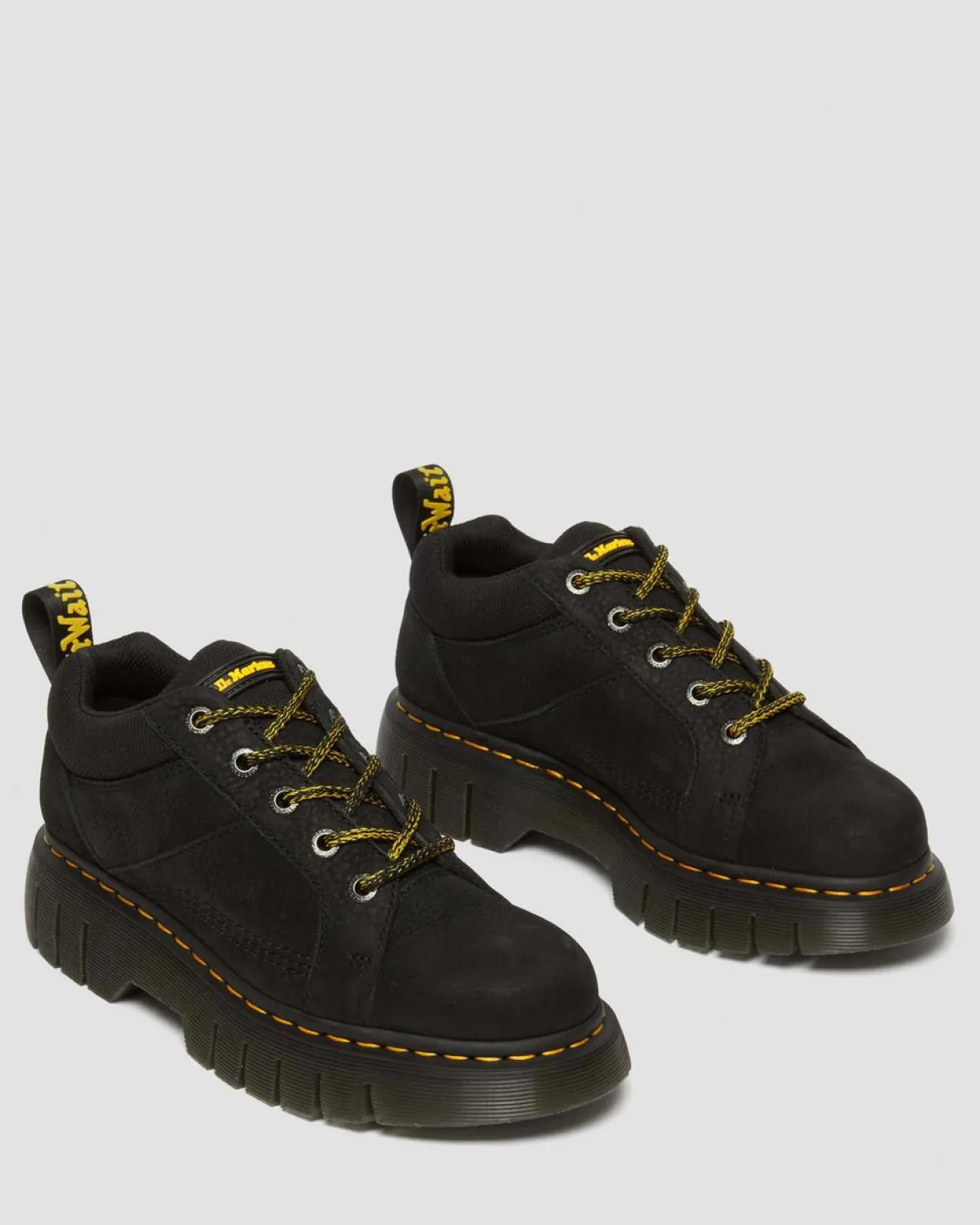 Dr. Martens Chaussures Woodard En Cuir Tumbled Nubuck à Zip Noir — Titan Online