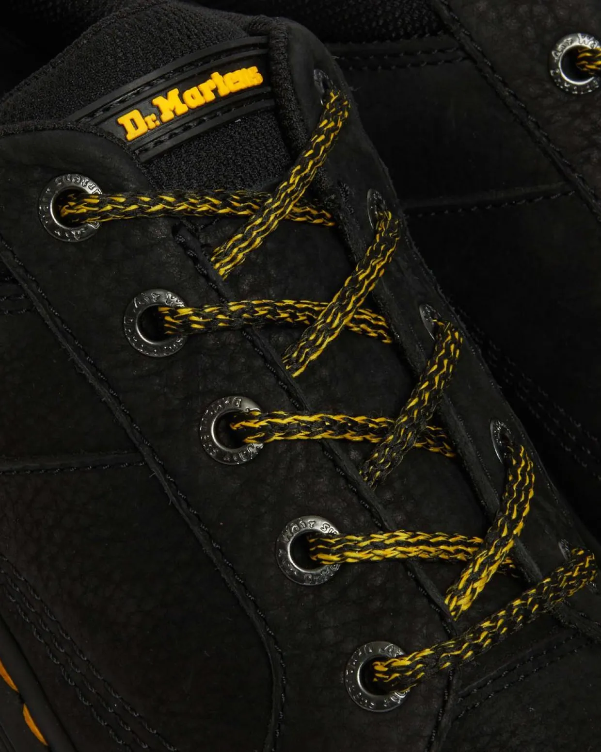 Dr. Martens Chaussures Woodard En Cuir Tumbled Nubuck à Zip Noir — Titan Online