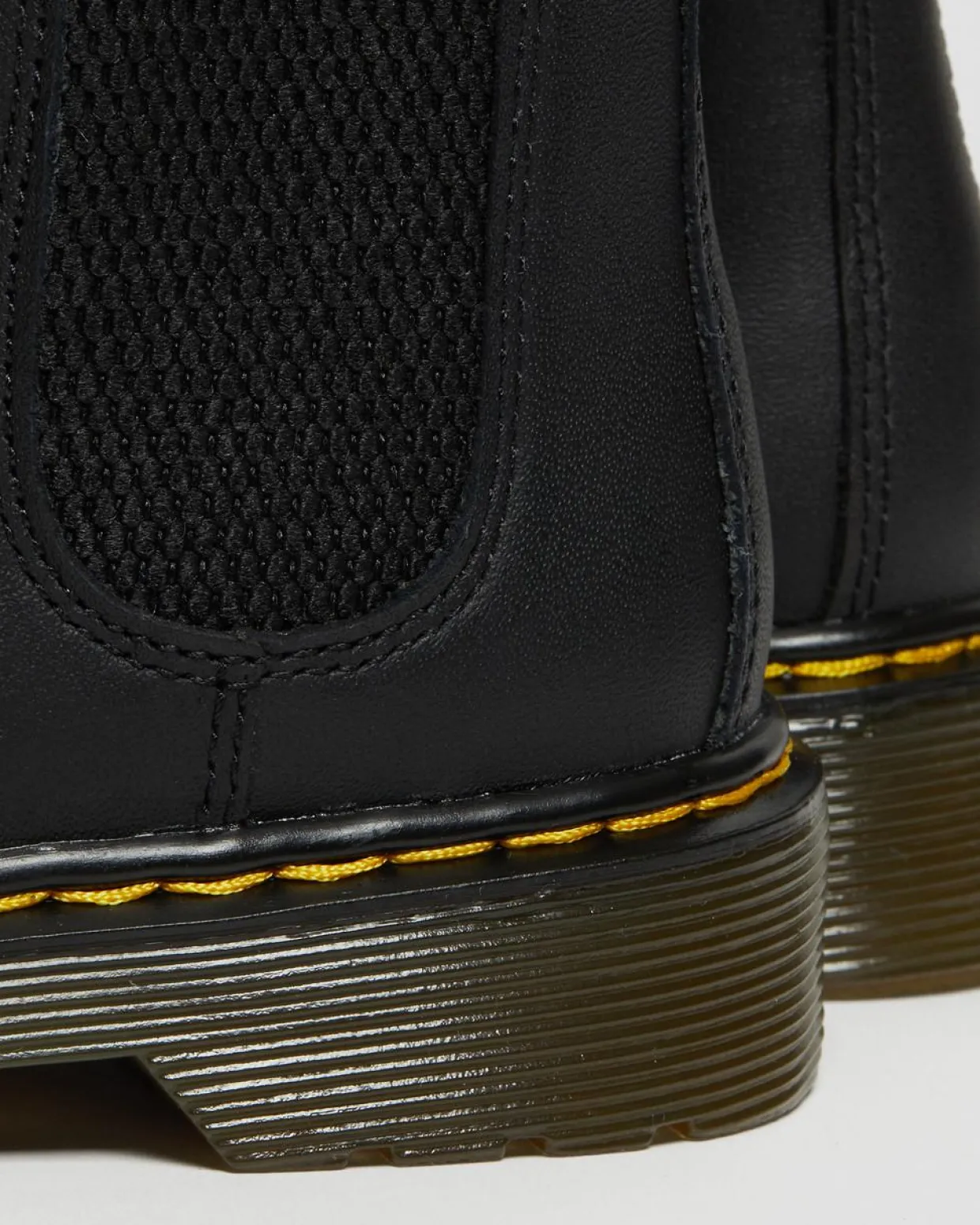 Dr. Martens Chelsea Boots 2976 En Cuir Softy T Junior Noir — Softy T Best