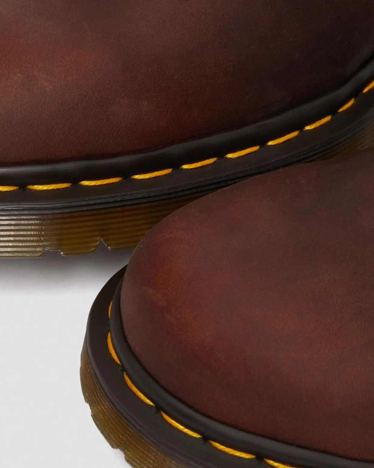 Dr. Martens Chelsea Boots 2976 En Cuir Waxed Full Grain Chestnut — Waxed Full Grain Fashion