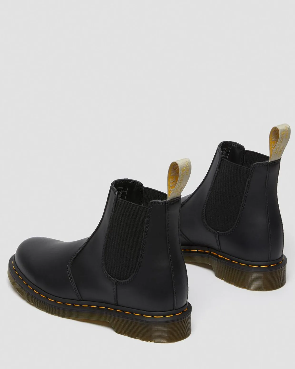Dr. Martens Chelsea Boots 2976 Felix Vegan Noir — Felix Rub Off Outlet