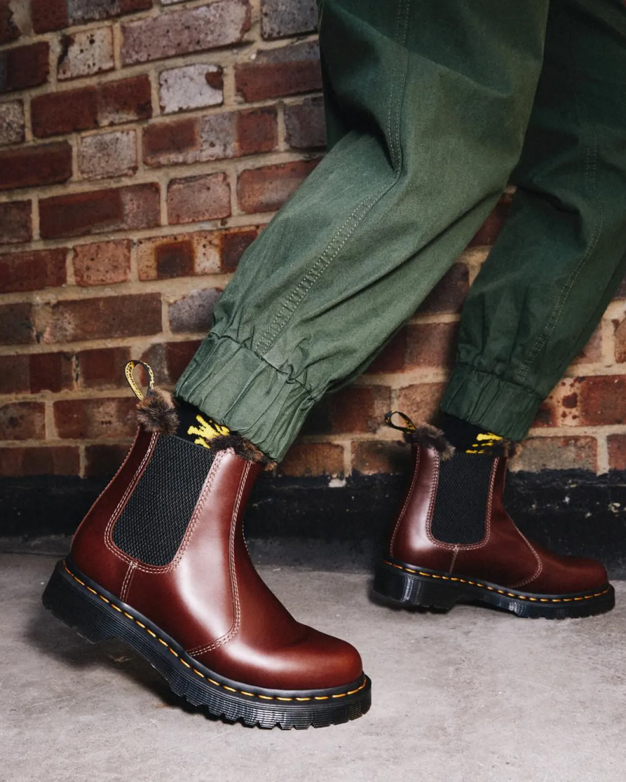 Dr. Martens Chelsea Boots 2976 Leonore Abruzzo Doublées De Fourrure Synthétique Marron — Abruzzo Wp Flash Sale