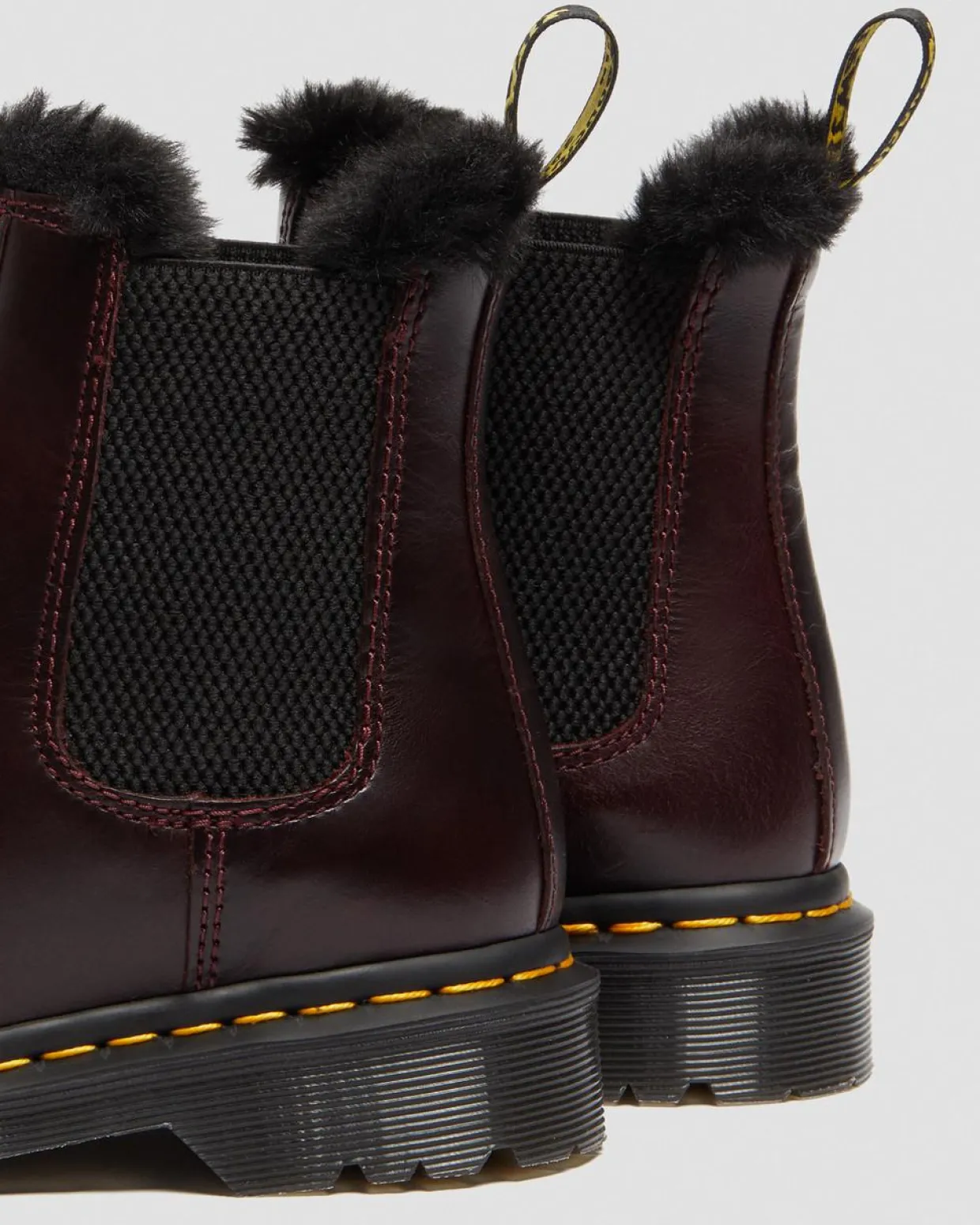 Dr. Martens Chelsea Boots 2976 Leonore Doublées De Fourrure Synthétique Rouge Oxblood — Atlas Best