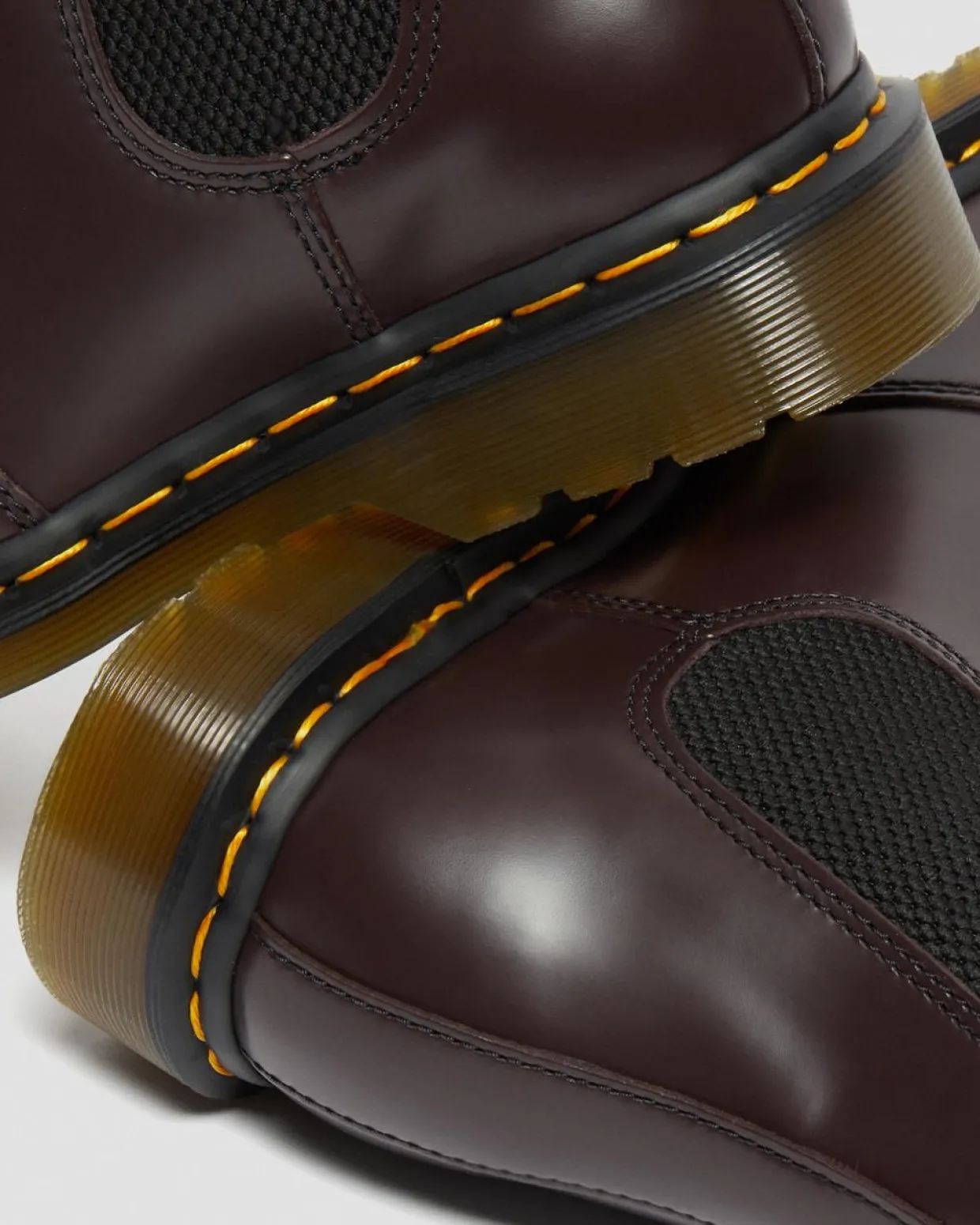 Dr. Martens Chelsea Boots 2976 Yellow Stitch En Cuir Smooth Bordeaux — Smooth Leather Flash Sale